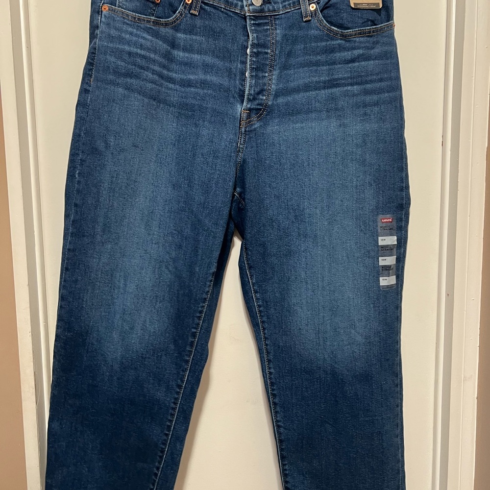 LEVI'S WOMEN'S PLUS SIZE WEDGIE STRAIGHT LEG HIGH RISE JEANS SIZE 18W NWT. - Picture 6 of 13
